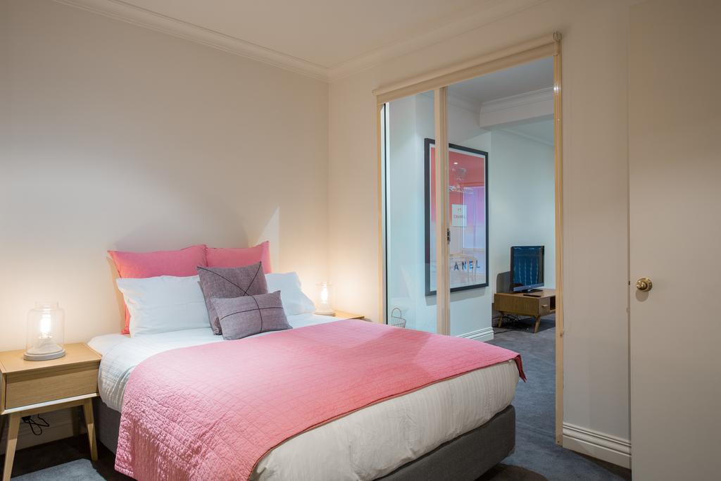 1 Exhibition Apartment Hotel Melbourne Room photo